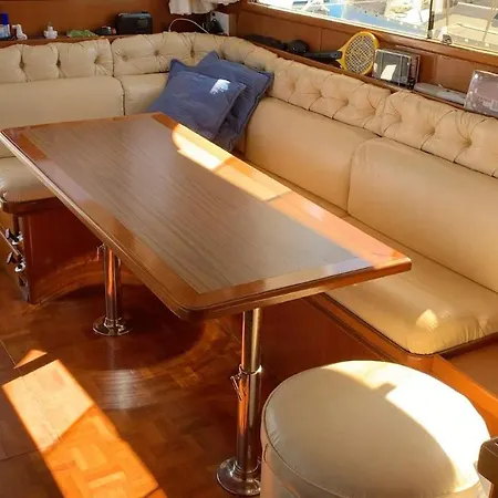 Botel Motor Yacht Luise - B&b/gite *
