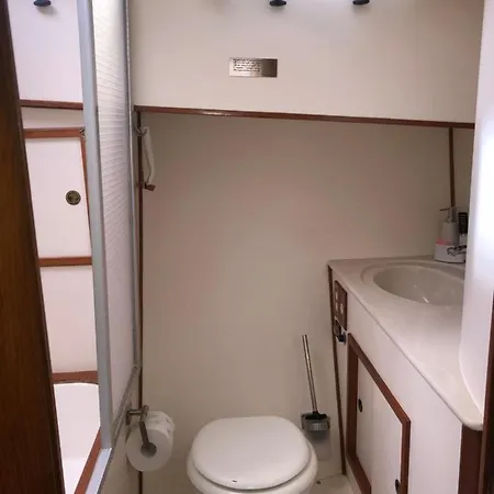 Motor Yacht Luise - B&b/gite Botel