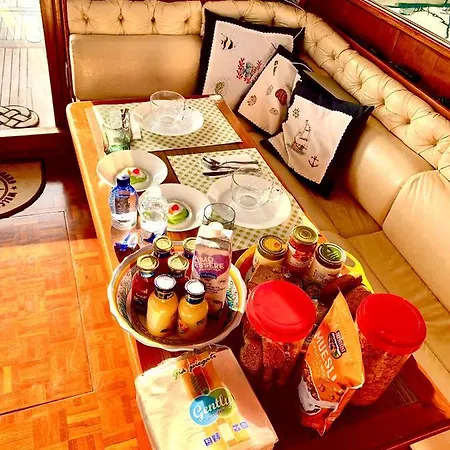 Motor Yacht Luise - B&b/gite