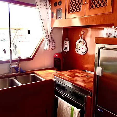Motor Yacht Luise - B&b/gite Botel